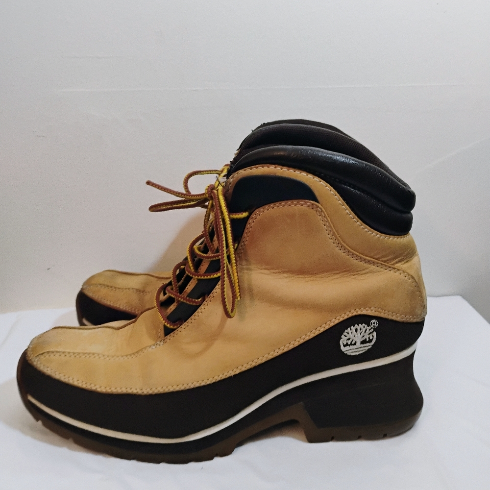 Timberland Tan and Brown Boots Size 8